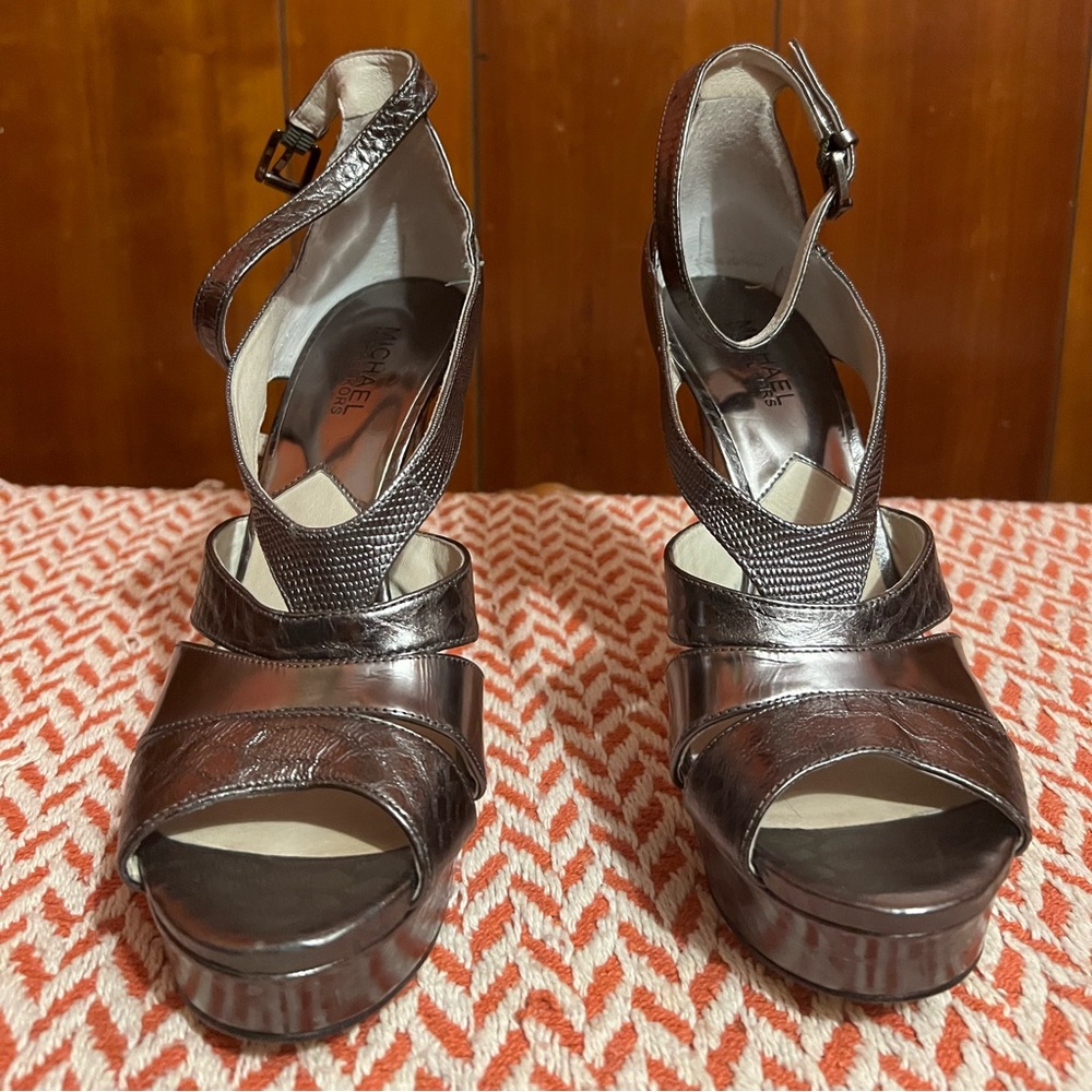 Beautiful Micheal by Micheal Kors Stiletto Shoes Size 10. Pewter in color.